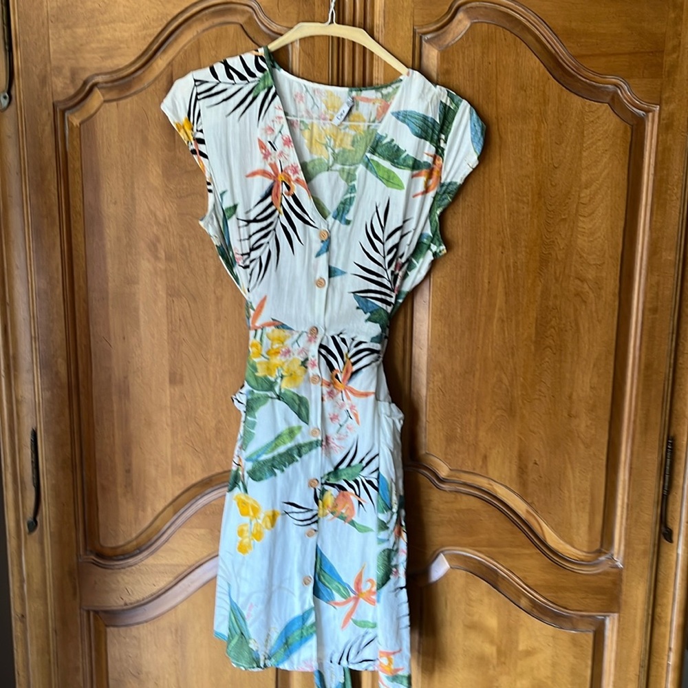 Tropical summer dress with side pockets